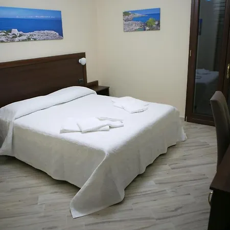 Apartman Albertina Con Piscina Parabita